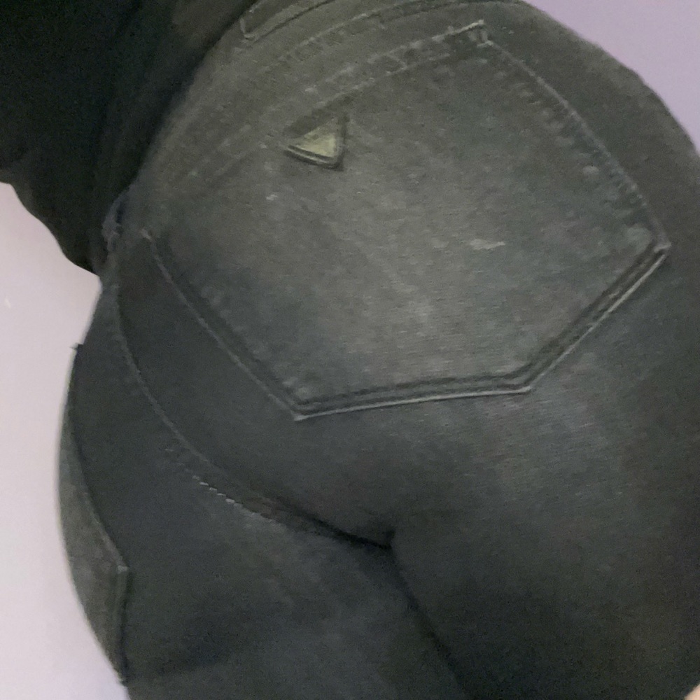 guess skinny low rise black pants